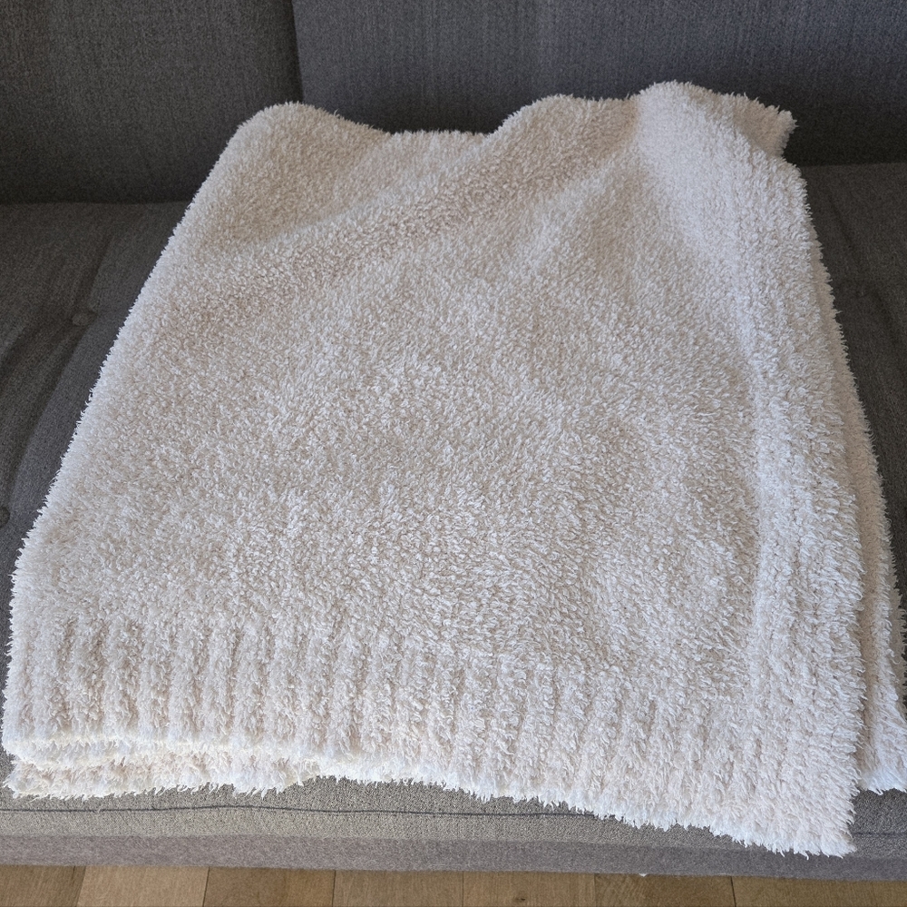 Barefoot Dreams throw blanket Pale Pink  White Trim Cozy Comfortable Chic Soft - Picture 5 of 10